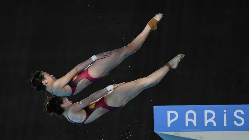 _Quan_Hongchan_y_Chen_Yuxi_de_China_se_lanzan_al_oro_en_Pari_s_2024_
