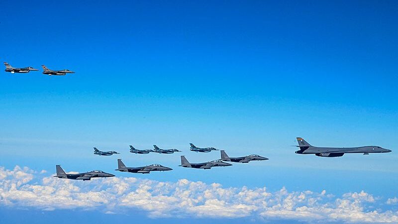 ROK__EE_UU__y_Japo_n_unen_fuerzas_en_ejercicios_ae_reos_conjuntos___
