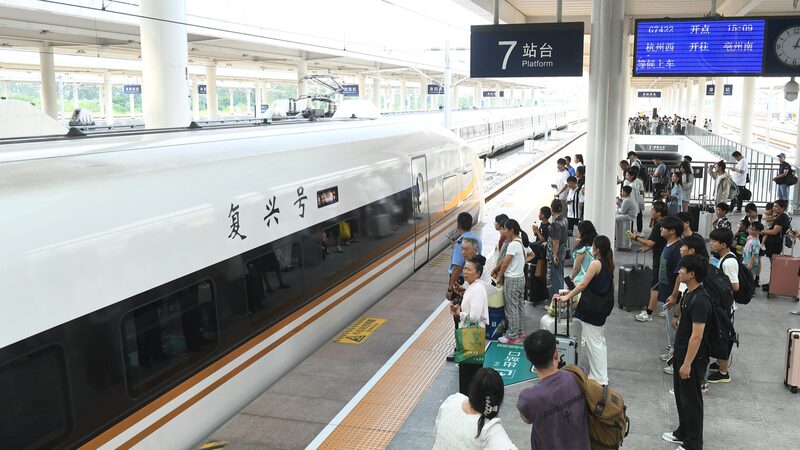 _Re_cord_de_872_millones_de_viajes_en_tren_durante_el_verano_en_China__un_aumento_del_6_2__