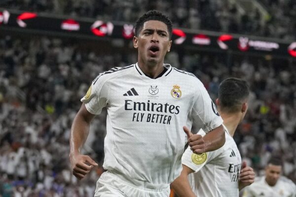 Real Madrid vence a Mallorca para enfrentarse a Barcelona en la final de la Supercopa de España Real_Madrid_vence_a_Mallorca_para_enfrentarse_a_Barcelona_en_la_final_de_la_Supercopa_de_Espan_a