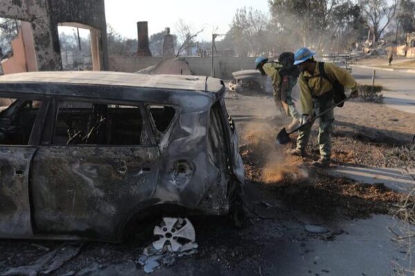 Reclusos_se_convierten_en_he_roes__Luchando_contra_los_incendios_forestales_de_California