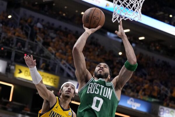 Regreso Emocionante: Celtics Superan a Pacers 114-111, Lideran Serie 3-0 🏀🔥 Regreso_Emocionante__Celtics_Superan_a_Pacers_114_111__Lideran_Serie_3_0___