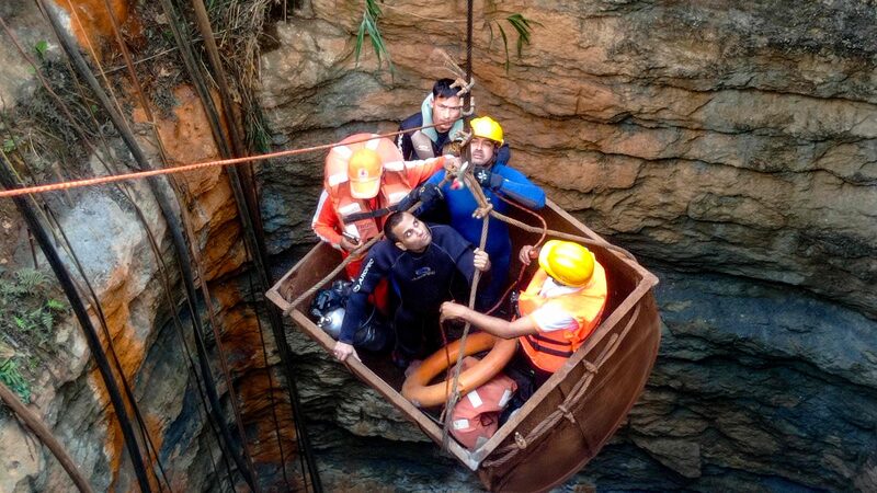Rescate_Urgente_en_Assam__Nueve_Mineros_Atrapados_en_Mina_de_Carbo_n_Inundada
