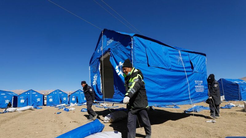 Rescatistas_se_apresuran_a_la_zona_del_terremoto_de_Xizang_para_brindar_ayuda_urgente__ video poster