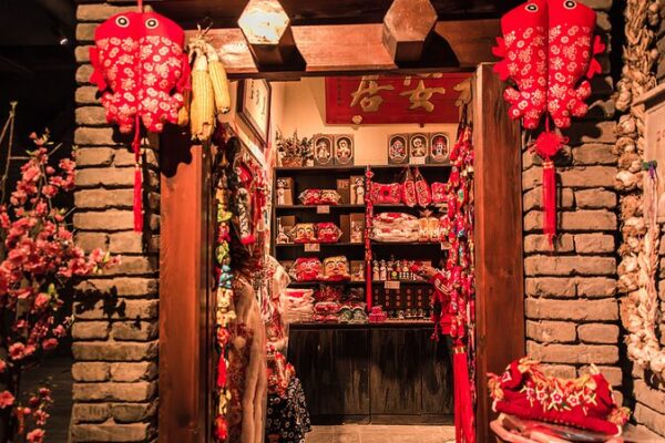 Retrocede en el tiempo: Experimenta el Pekín de los años 80 en Heping Guoju Retrocede_en_el_tiempo__Experimenta_el_Peki_n_de_los_an_os_80_en_Heping_Guoju