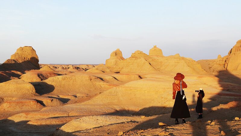 Revelando_la_misteriosa__Ciudad_del_Diablo__de_Xinjiang__Un_viaje_a_las_maravillas_esculpidas_por_el_viento____