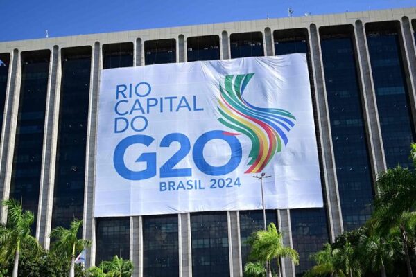Revivir el G20: ¡Dejemos atrás la mentalidad de la Guerra Fría y unámonos! 🙌🌍 Revivir_el_G20___Dejemos_atra_s_la_mentalidad_de_la_Guerra_Fri_a_y_una_monos____