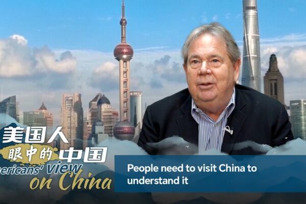 Robert_Jones_anima_a_jo_venes_latinoamericanos_a_visitar_China_para_conocer_su_cultura video poster