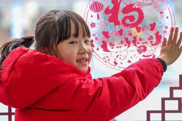 Rojo Vibrante: Qué Usar para el Festival de Primavera de China ✨🐉 Rojo_Vibrante__Que__Usar_para_el_Festival_de_Primavera_de_China___