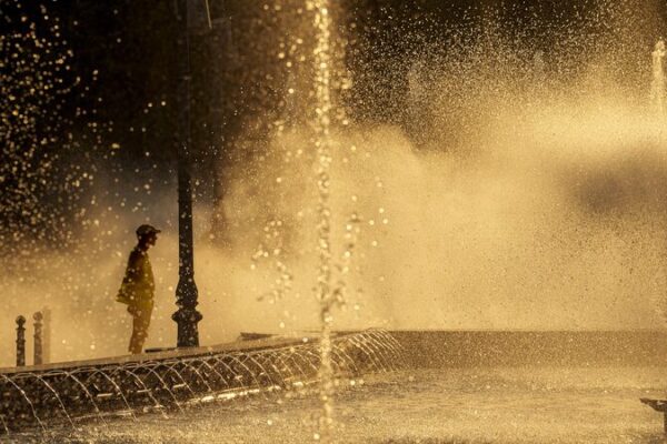 ¡Rumania enfrenta una ola de calor extremo: los termómetros alcanzan los 39°C! 🔥 _Rumania_enfrenta_una_ola_de_calor_extremo__los_termo_metros_alcanzan_los_39_C___