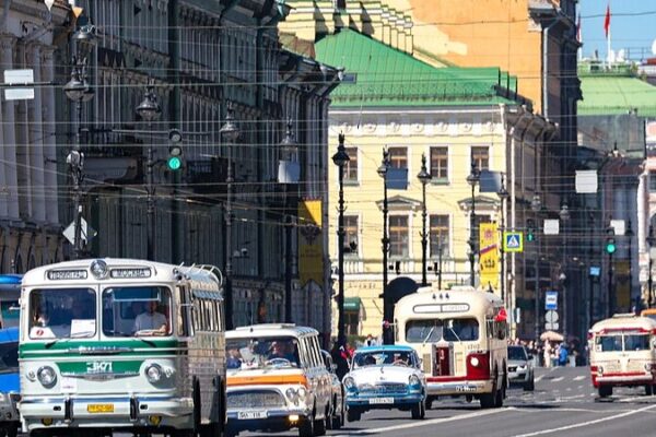 Rusia celebra 75 años de amistad con China en una vibrante exposición 🎉 Rusia_celebra_75_an_os_de_amistad_con_China_en_una_vibrante_exposicio_n__