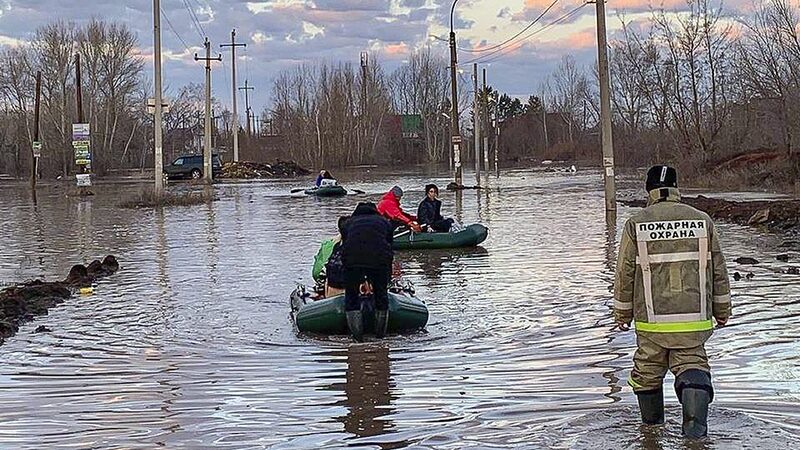 Rusia_evacu_a_a_2_000_personas_de_Orsk_afectada_por_inundaciones___