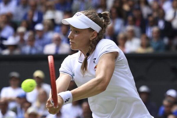 Rybakina vence a Svitolina y avanza a semifinales de Wimbledon 🎾🔥 Rybakina_vence_a_Svitolina_y_avanza_a_semifinales_de_Wimbledon___