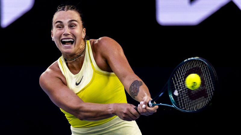 Sabalenka_inicia_su_bu_squeda_del_histo_rico__triplete__en_el_Abierto_de_Australia_con_victoria_sobre_Stephens
