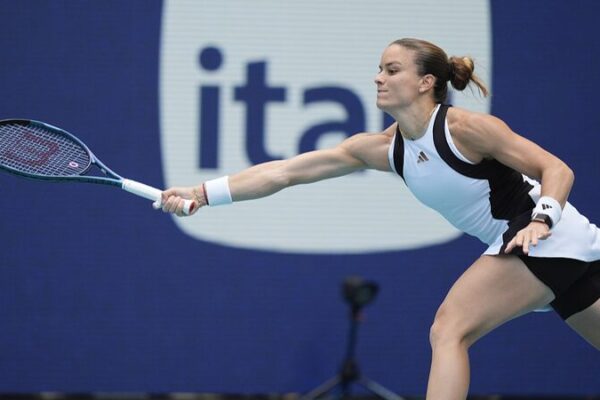 🎾 Sakkari brilla en Miami mientras Wozniacki cae en una batalla épica __Sakkari_brilla_en_Miami_mientras_Wozniacki_cae_en_una_batalla_e_pica