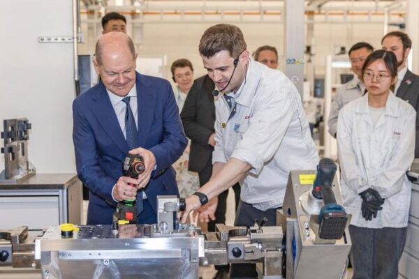 Scholz en China: líderes de la industria alemana fortalecen los lazos económicos Scholz_en_China__li_deres_de_la_industria_alemana_fortalecen_los_lazos_econo_micos