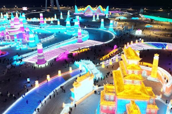 ¡Se abre el Mundo Mágico de Hielo y Nieve de Harbin: ¡Una Maravilla Invernal te Espera! _Se_abre_el_Mundo_Ma_gico_de_Hielo_y_Nieve_de_Harbin___Una_Maravilla_Invernal_te_Espera_