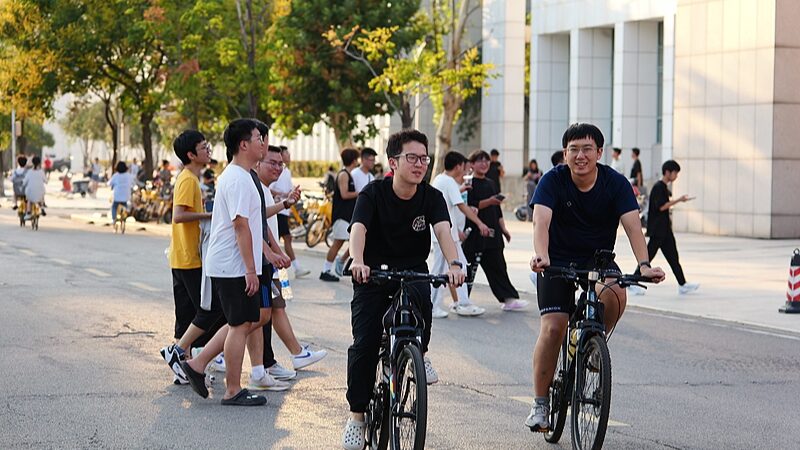 Se_publican_ensayos_inspiradores_de_Xi_Jinping_sobre_educacio_n_antes_del_Di_a_de_los_Maestros_en_China