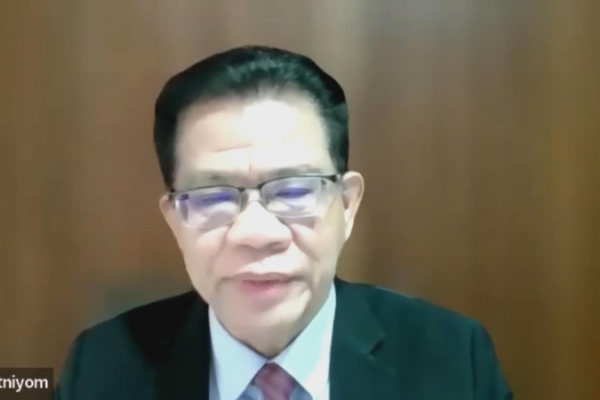 Senador tailandés impresionado por el modelo de desarrollo urbano de Nanning 🌆 Senador_tailande_s_impresionado_por_el_modelo_de_desarrollo_urbano_de_Nanning__ video poster