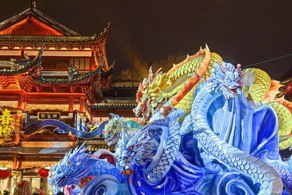 Shanghai_enciende_gigantesca_linterna_de_drago_n_en_Yu_Garden_por_el_An_o_Nuevo_Chino