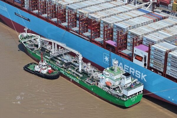 ¡Shanghai hace olas con la primera operación de suministro de metanol de barco a barco! 🚢🌊 _Shanghai_hace_olas_con_la_primera_operacio_n_de_suministro_de_metanol_de_barco_a_barco____