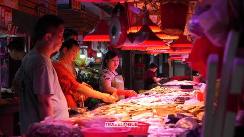 Shantou_despue_s_del_anochecer__Sume_rgete_en_el_parai_so_nocturno_definitivo_de_comida_en_China___