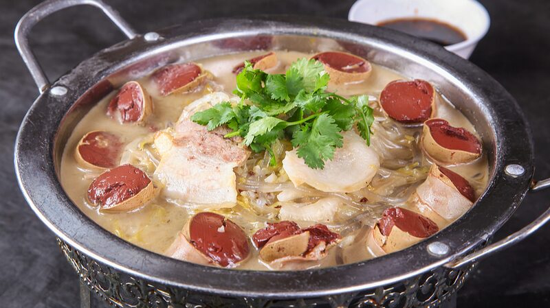 Shazhucai__el_guiso_abundante_de_China_que_une_a_las_familias