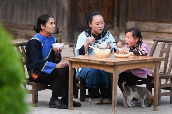 Shefan__Una_tradicio_n_primaveral_que_une_al_pueblo_Miao_de_Guizhou__