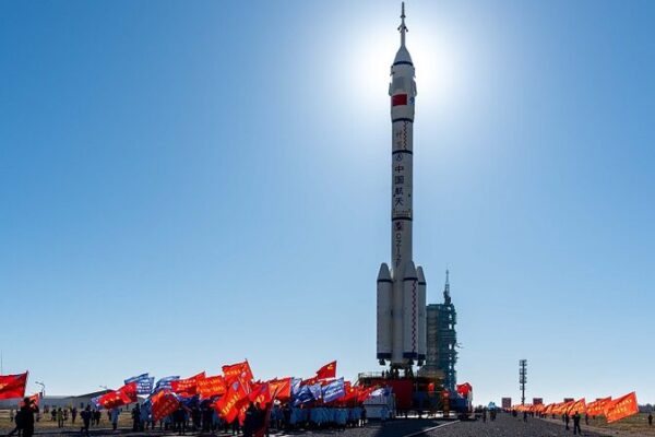 Shenzhou-17 lista para el despegue: nuevos taikonautas listos para una aventura espacial Shenzhou_17_lista_para_el_despegue__nuevos_taikonautas_listos_para_una_aventura_espacial video poster