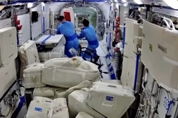 🚀 Shenzhou-17 regresa: ¡Científicos chinos investigan los secretos de los lubricantes espaciales! __Shenzhou_17_regresa___Cienti_ficos_chinos_investigan_los_secretos_de_los_lubricantes_espaciales_