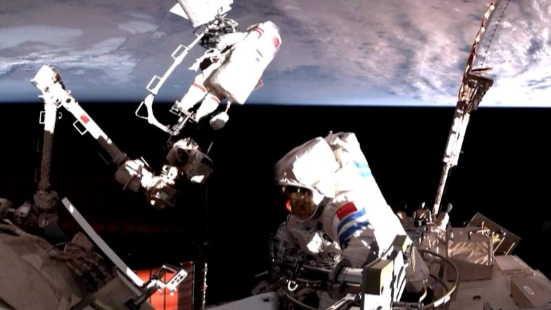 _Shenzhou_19_rompe_re_cord_con_la_caminata_espacial_ma_s_larga_de_China_ video poster