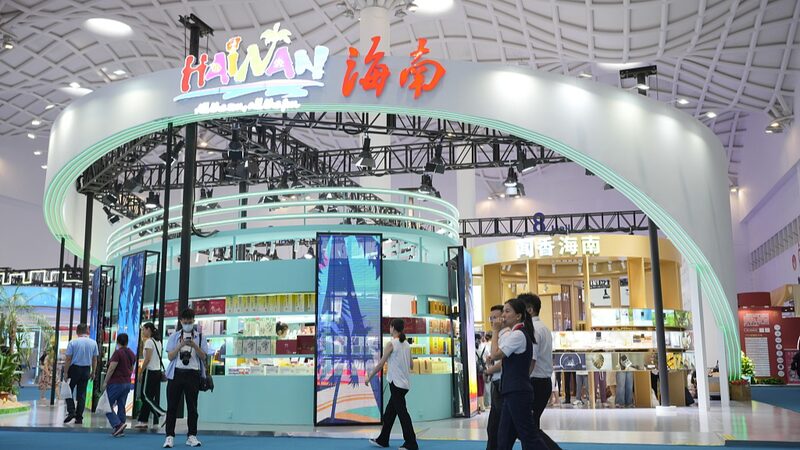 Sillas_de_Masaje_IA_y_Robots_de_Ajedrez_Deslumbran_en_la_Expo_de_Consumo_de_China