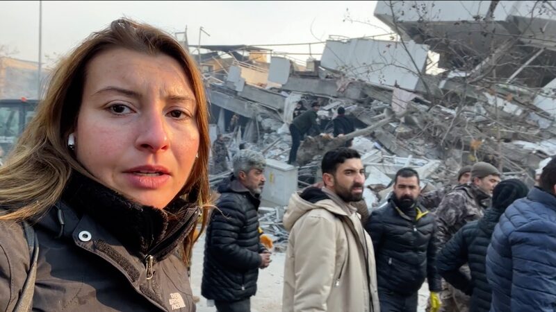 Sin_dormir_en_Hatay__Cada_minuto_cuenta_tras_devastadores_terremotos video poster