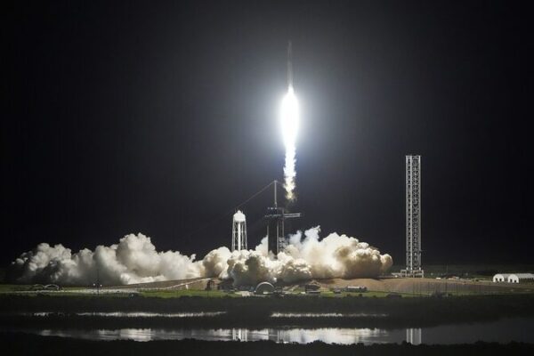 SpaceX_hace_historia_con_la_primera_misio_n_de_caminata_espacial_completamente_civil___