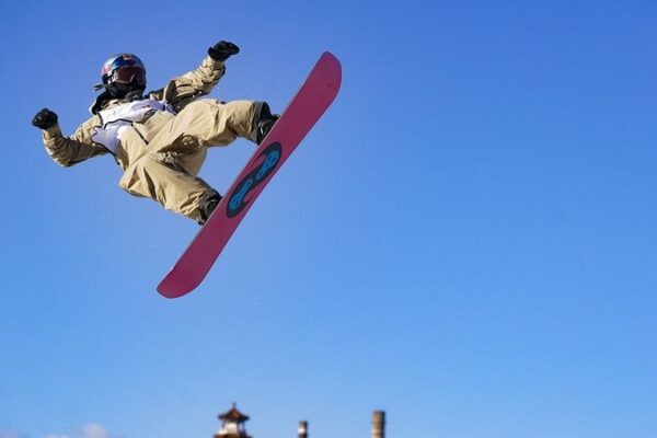 Su Yiming llevará sus límites al Snowboard Big Air World Cup en casa Su_Yiming_llevara__sus_li_mites_al_Snowboard_Big_Air_World_Cup_en_casa video poster