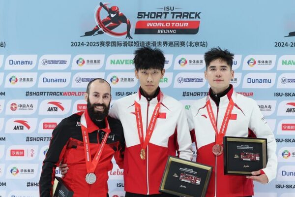 Sun_Long_de_China_gana_oro_en_los_500m_masculinos_en_el_Tour_Mundial_de_Pista_Corta____