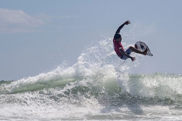 Surfistas_brasilen_os_listos_para_atrapar_el_oro_en_las_Olimpiadas_de_Pari_s_______