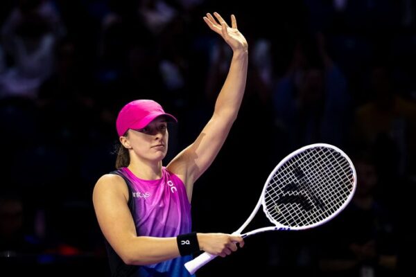Swiatek fuera del WTA Finals: Krejcikova vence a Gauff y cambia el juego 🎾 Swiatek_fuera_del_WTA_Finals__Krejcikova_vence_a_Gauff_y_cambia_el_juego__