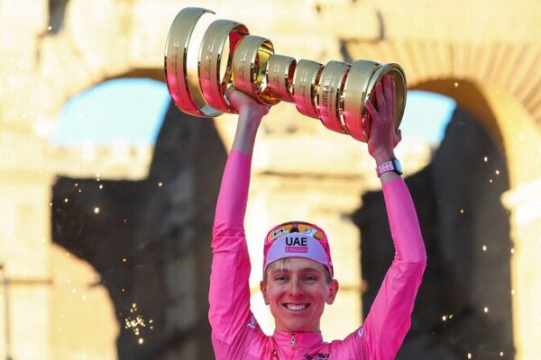 Tadej_Pogacar_hace_historia_al_ganar_el_Giro_de_Italia_2024______