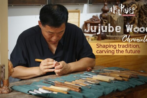 Tallando un Legado: Maestro Yang Yanfei y el Arte en Madera de Jinjolero Tallando_un_Legado__Maestro_Yang_Yanfei_y_el_Arte_en_Madera_de_Jinjolero video poster