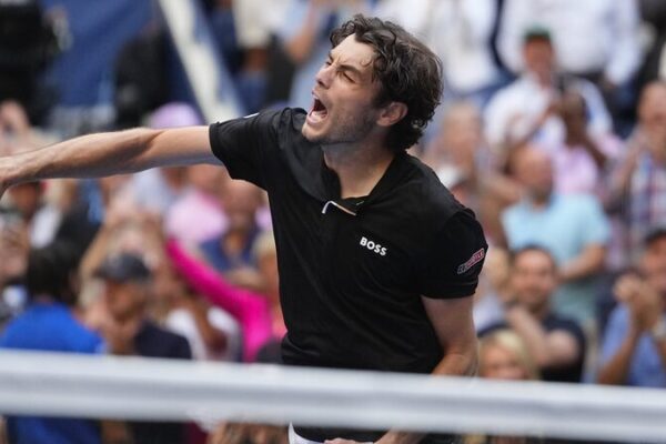 Taylor_Fritz_Brilla__Vence_a_Zverev_para_Llegar_a_su_Primera_Semifinal_del_US_Open____