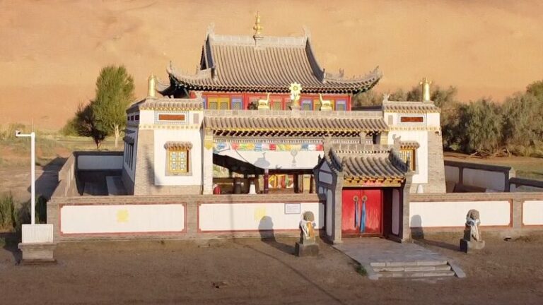 Templo_Badain_Jaran__La_Ciudad_Prohibida_Oculta_en_el_Desierto