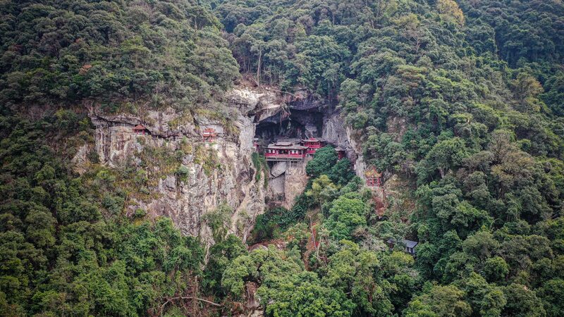 Templo_Fangguang__La_Maravilla_Milenaria_que_Desafi_a_la_Gravedad_en_Fujian
