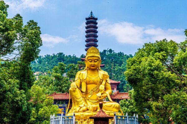 Templo_Sheng_an__Donde_9_999_Budas_Dorados_Encuentran_a_los_Peregrinos_Modernos