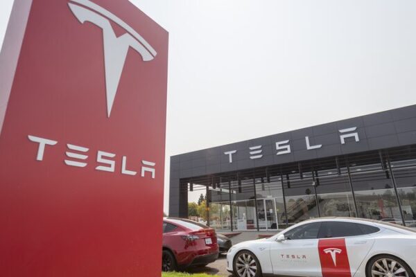 Tesla_presenta_prototipo_futurista_de_Cybercab_Robotaxi___