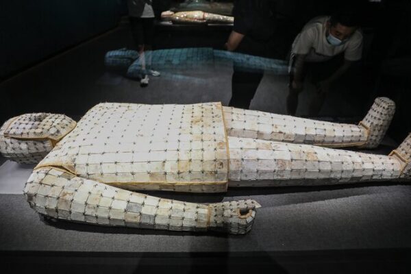 Tesoros_de_la_Dinasti_a_Han_brillan_en_Hungri_a__Celebrando_75_an_os_de_amistad