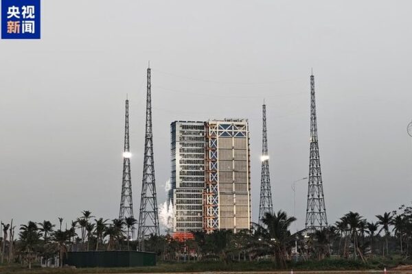 Tianzhou_8_trae_regalos__frutas_y_ladrillos_lunares_a_la_estacio_n_espacial_de_China____