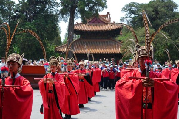 _Todos_a_Qufu__Festival_Cultural_de_Confucio_celebra_2_575_an_os_de_sabiduri_a