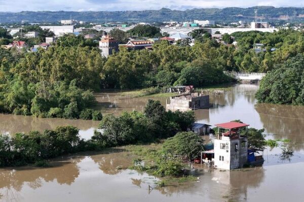 Tormenta_Trami_deja_66_muertos_en_Filipinas_y_amenaza_con_volver___