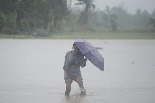 Tormenta_Tropical_Trami_Golpea_a_Filipinas__26_Muertos__150_000_Desplazados